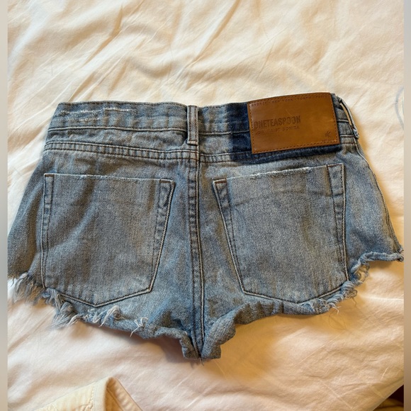 One teaspoon shorts - Picture 2 of 3